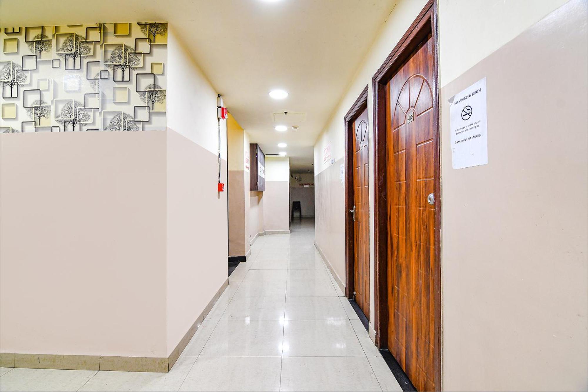 Hotel Fabexpress Westin Palaza 3*