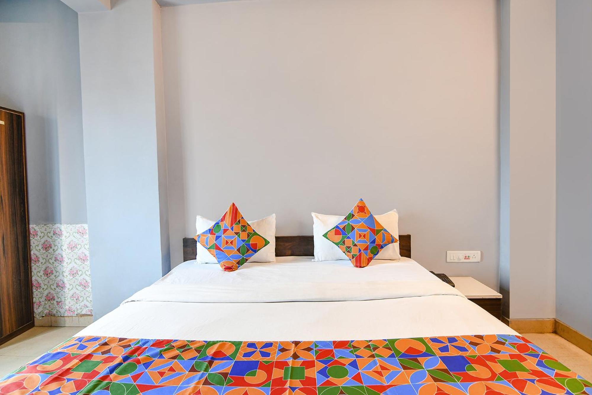 Fabexpress Westin Palaza Hotel 3*